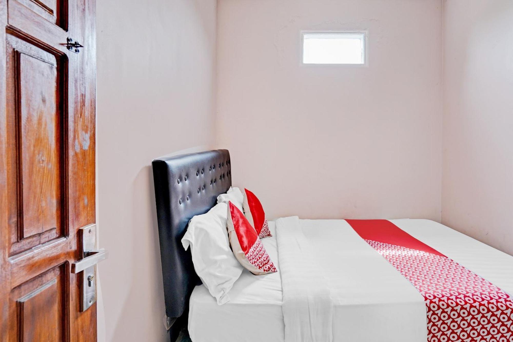 Oyo 90234 Dhoho Family Hotel